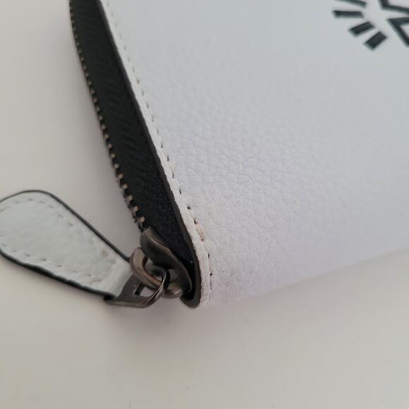 COACH × KEITH HARING White Dog Wallet Zip Around Rare Pebble Leather Large - Picture 11 of 12